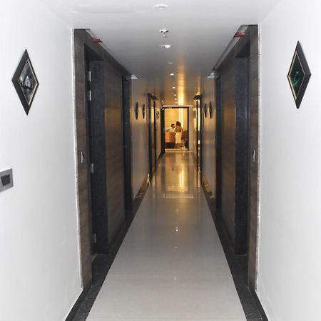 Hotel Parklane Agra (Uttar Pradesh) Bagian luar foto