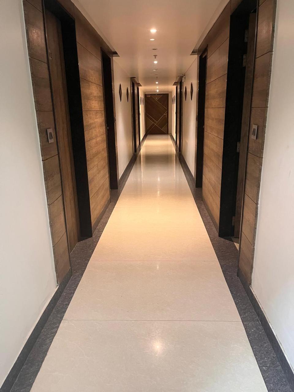 Hotel Parklane Agra (Uttar Pradesh) Bagian luar foto