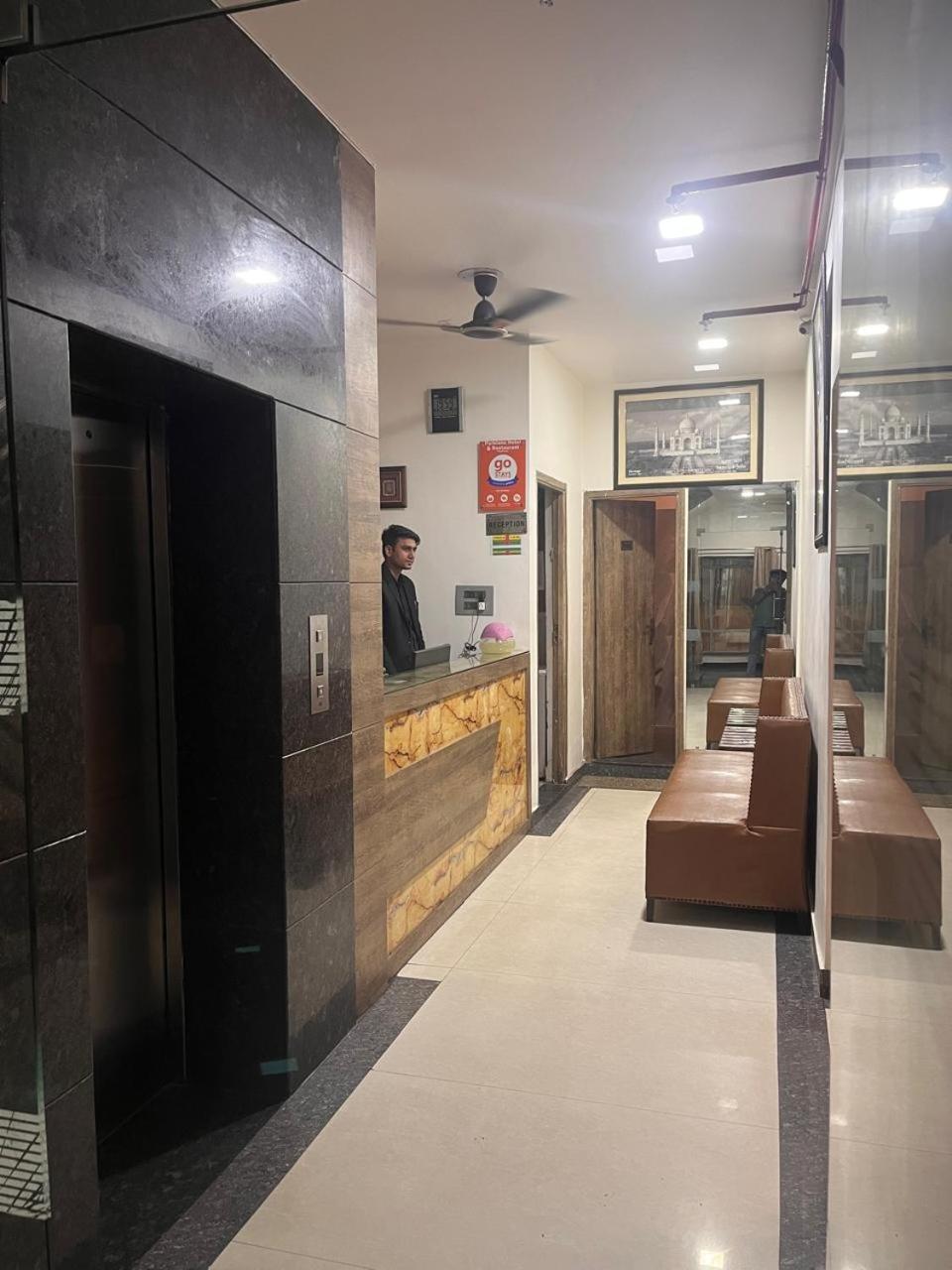Hotel Parklane Agra (Uttar Pradesh) Bagian luar foto