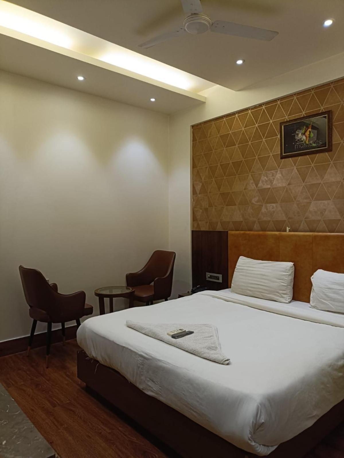 Hotel Parklane Agra (Uttar Pradesh) Bagian luar foto